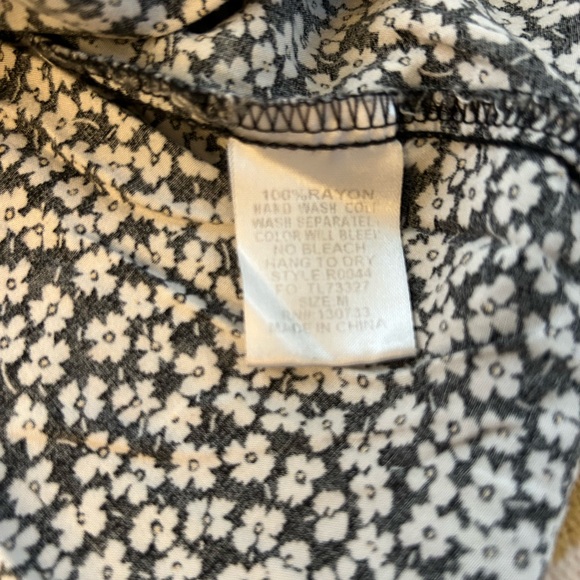 Women’s UMGEE Black and White Floral Bohemian Blouse - Size Medium - Picture 5 of 6